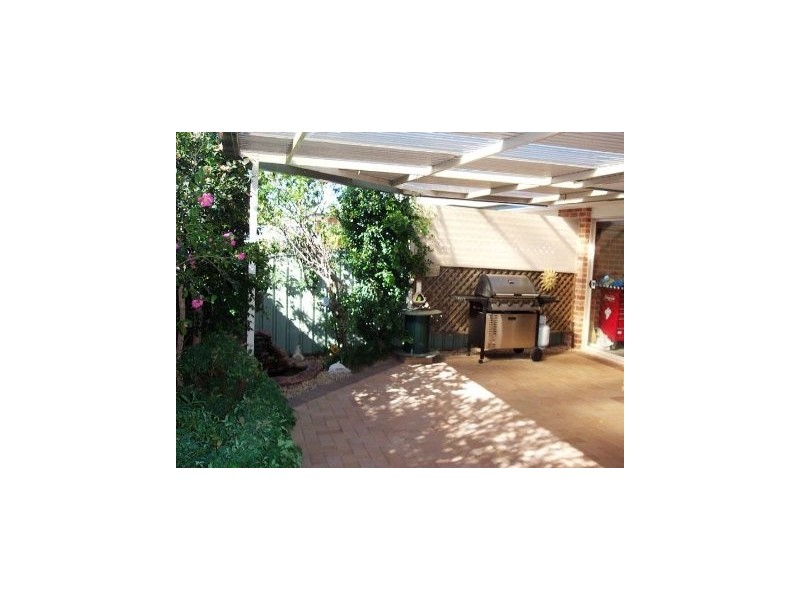 15 Yeldah Drive, Horsley NSW 2530