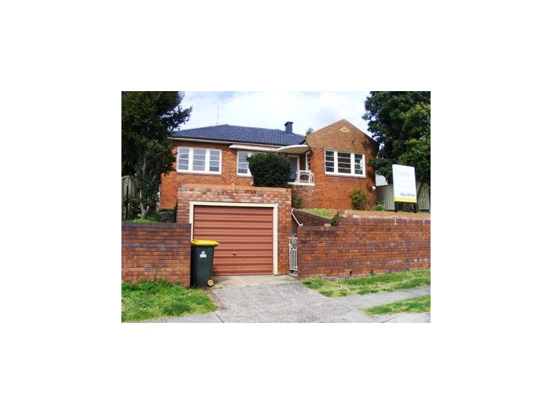 19 Rowland Avenue, Wollongong NSW 2500