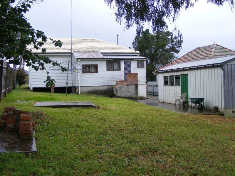 39 Waples Road, Unanderra NSW 2526