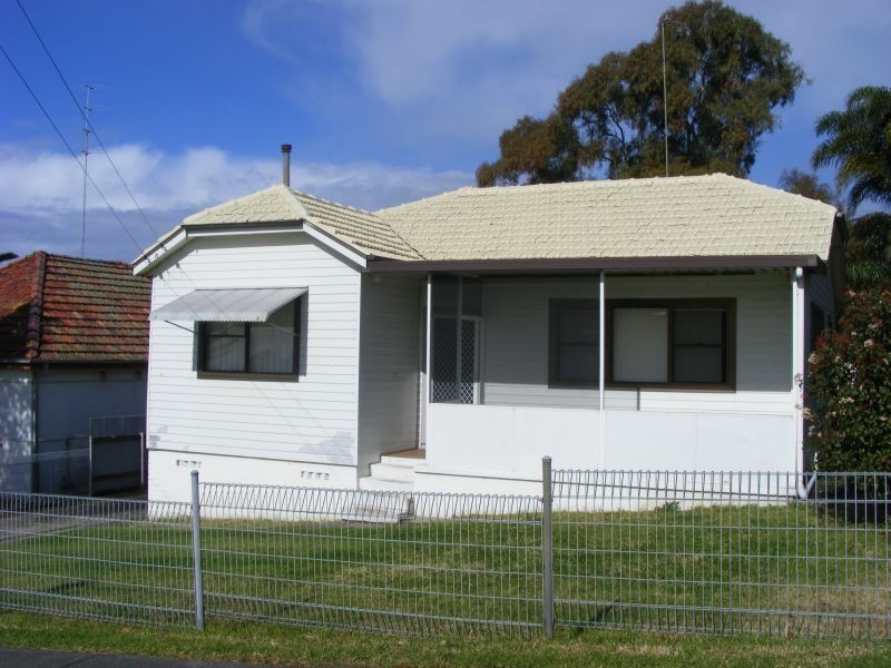 39 Waples Road, Unanderra NSW 2526