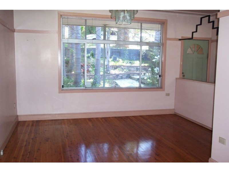 21 Woodlawn Avenue, Mangerton NSW 2500