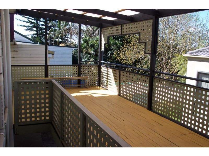 21 Woodlawn Avenue, Mangerton NSW 2500