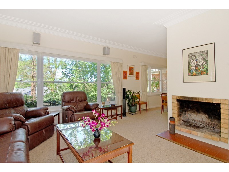 6 Holmden Avenue, Mangerton NSW 2500