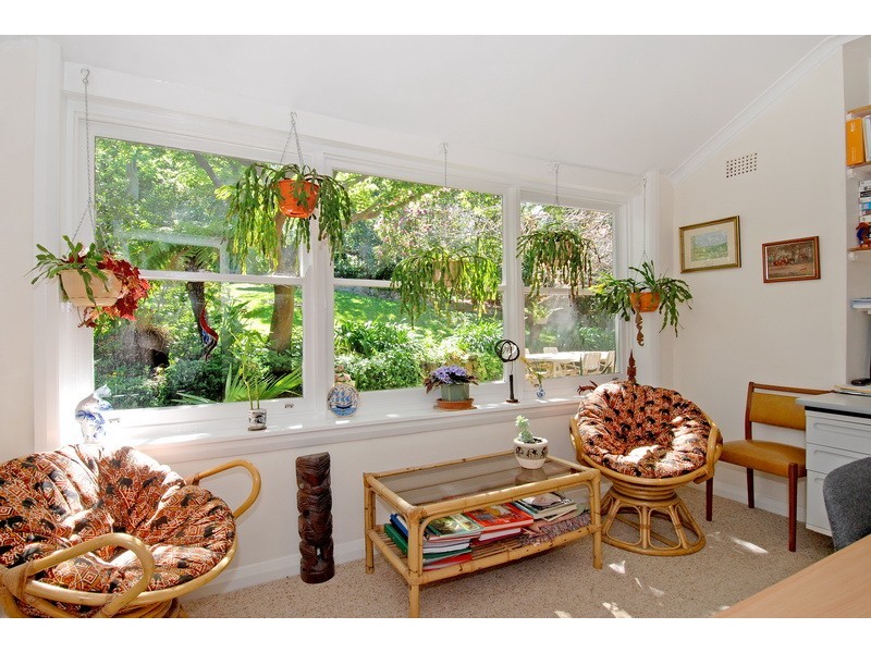 6 Holmden Avenue, Mangerton NSW 2500