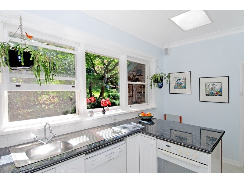 6 Holmden Avenue, Mangerton NSW 2500