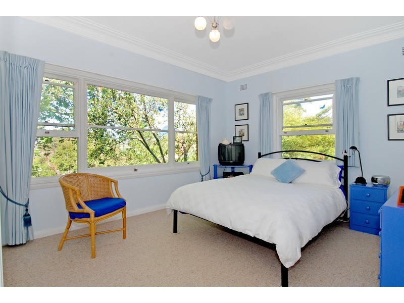 6 Holmden Avenue, Mangerton NSW 2500