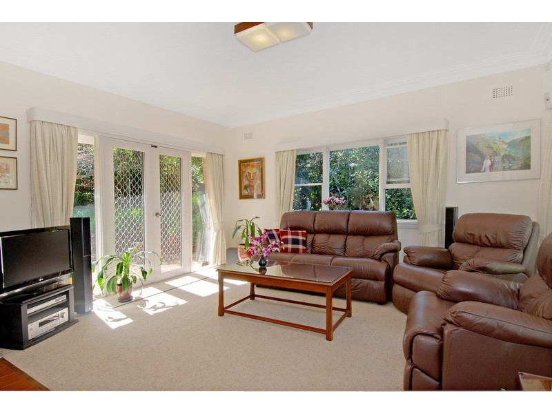 6 Holmden Avenue, Mangerton NSW 2500