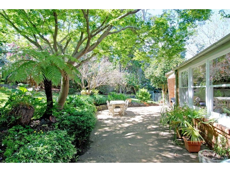 6 Holmden Avenue, Mangerton NSW 2500