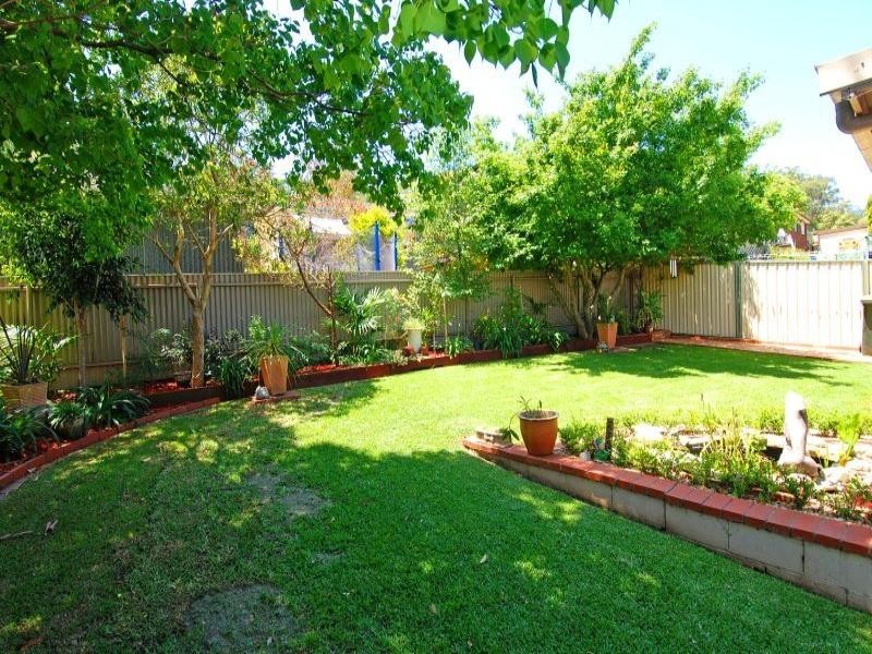 21 Glenview Street, Dapto NSW 2530