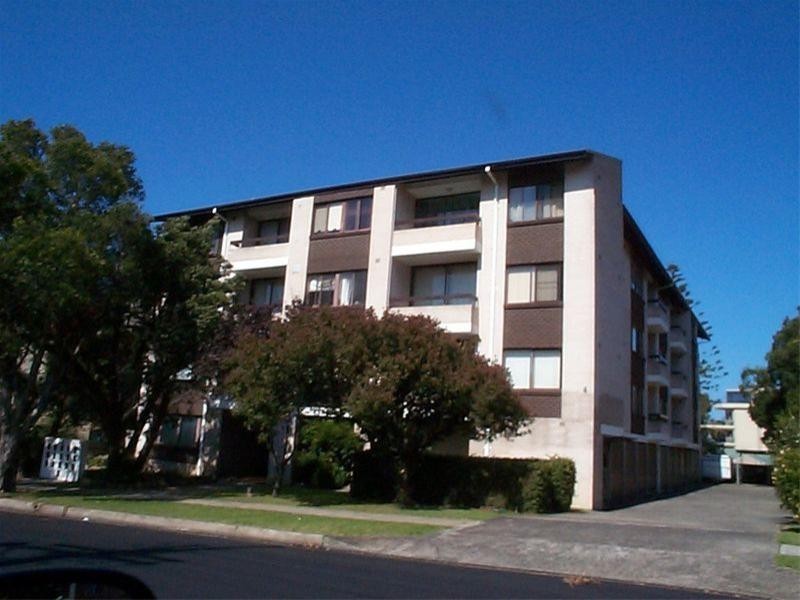 4/4 Pleasant Avenue, North Wollongong NSW 2500