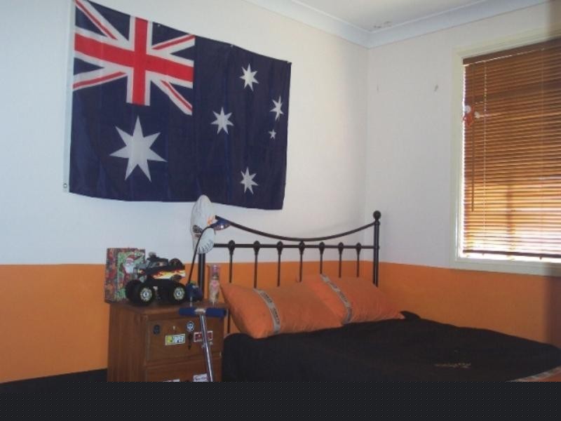 19 Illowra Crescent, Primbee NSW 2502