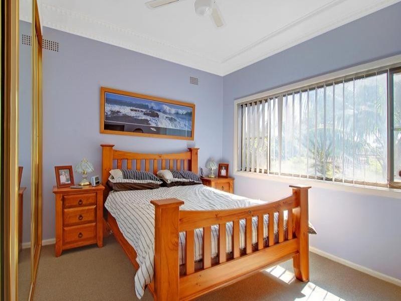 19 Kingsley Drive, Lake Heights NSW 2502