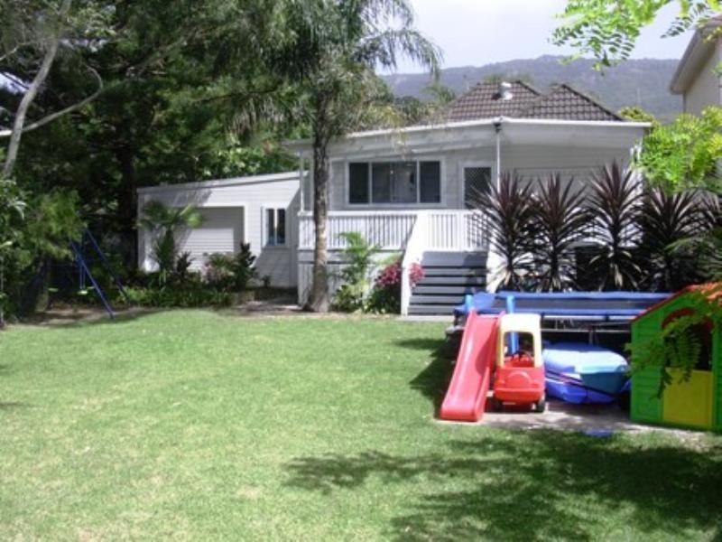 27 Redman Avenue, Thirroul NSW 2515