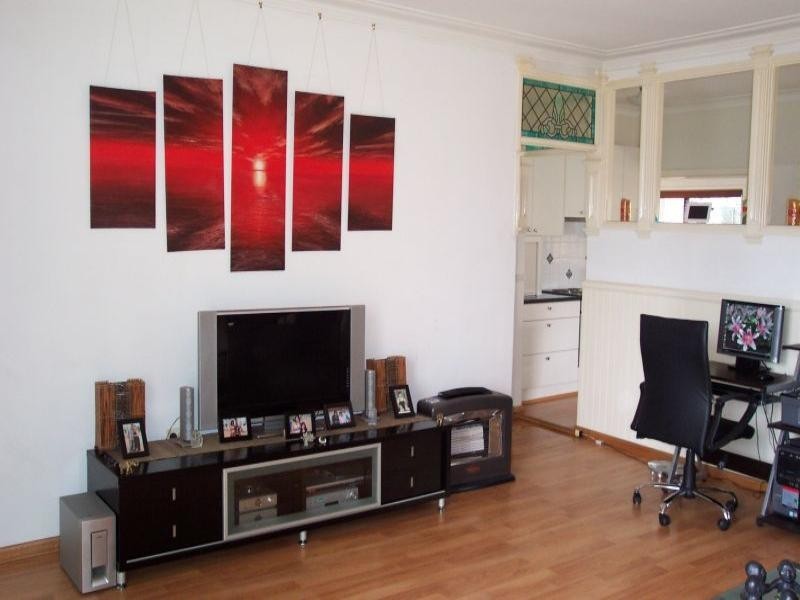 4 Barina Avenue, Lake Heights NSW 2502