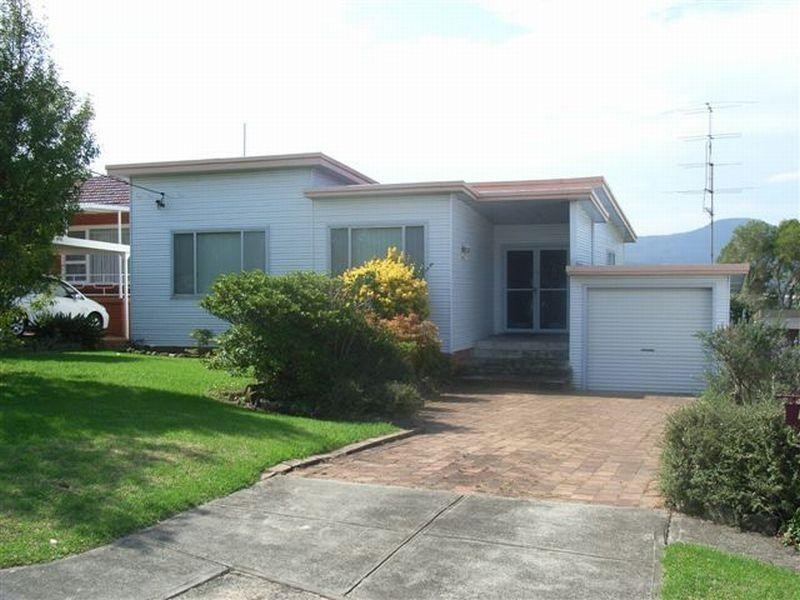 76 Blackman Parade, Unanderra NSW 2526