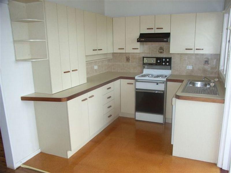 76 Blackman Parade, Unanderra NSW 2526