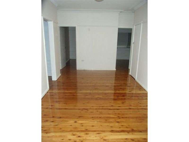 76 Blackman Parade, Unanderra NSW 2526