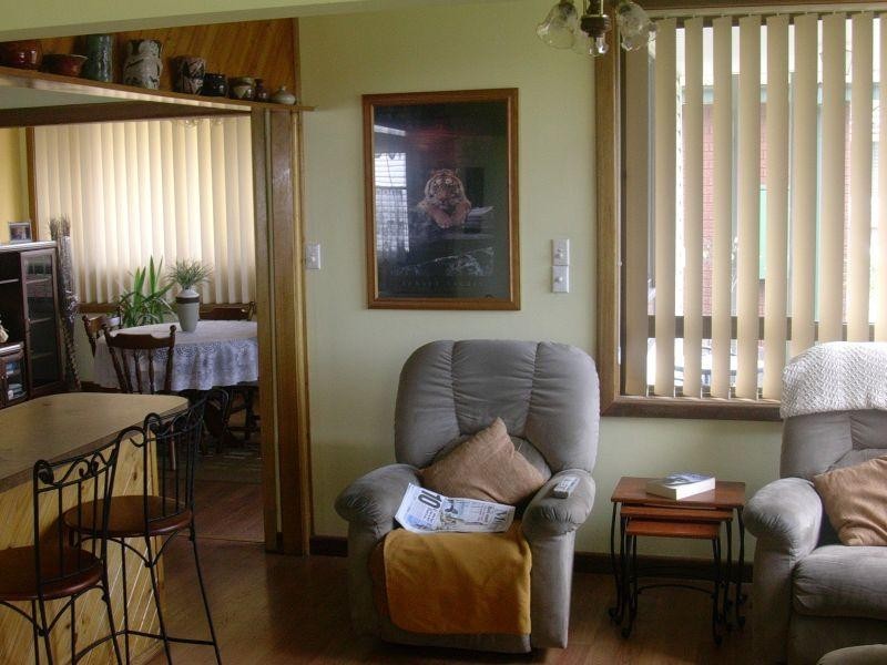 74 Ranchby Avenue, Lake Heights NSW 2502