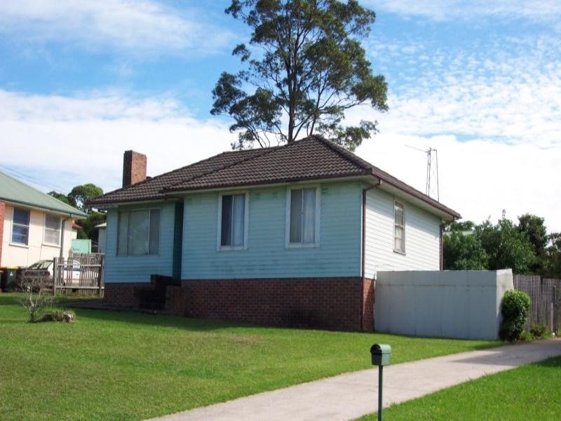 26 Carr Parade, Unanderra NSW 2526