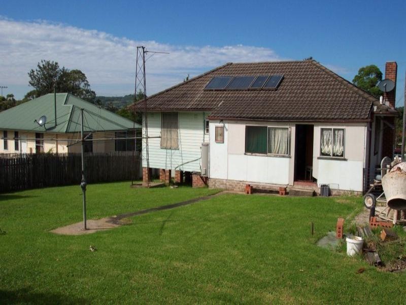 26 Carr Parade, Unanderra NSW 2526