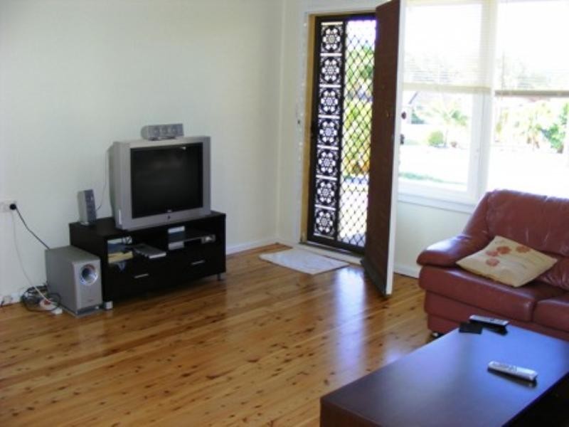 19 Darly Avenue, Kanahooka NSW 2530