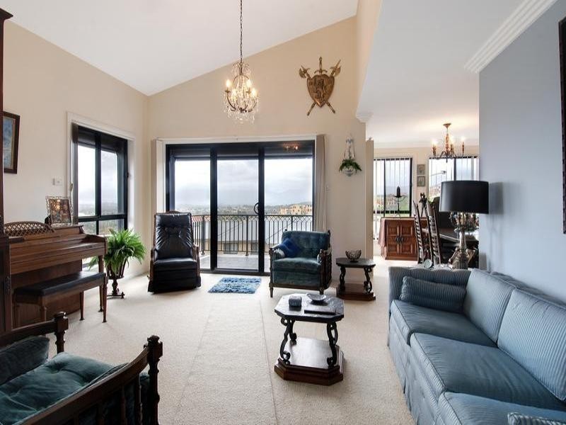 49a Whimbrel Avenue, Lake Heights NSW 2502