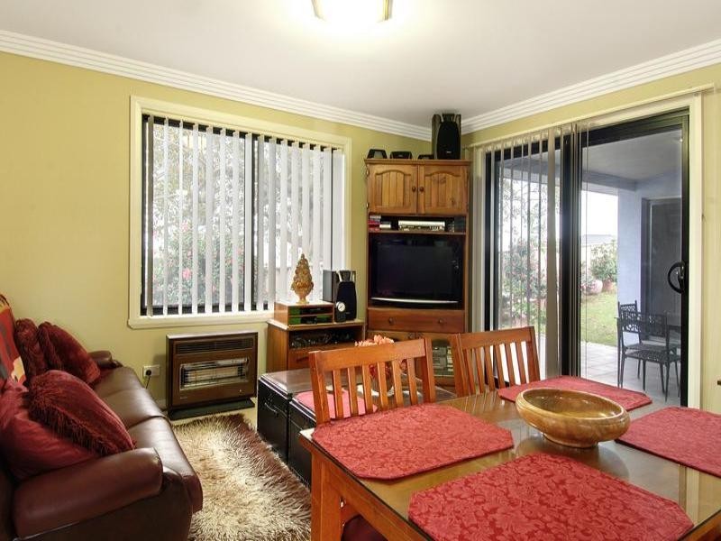 49a Whimbrel Avenue, Lake Heights NSW 2502