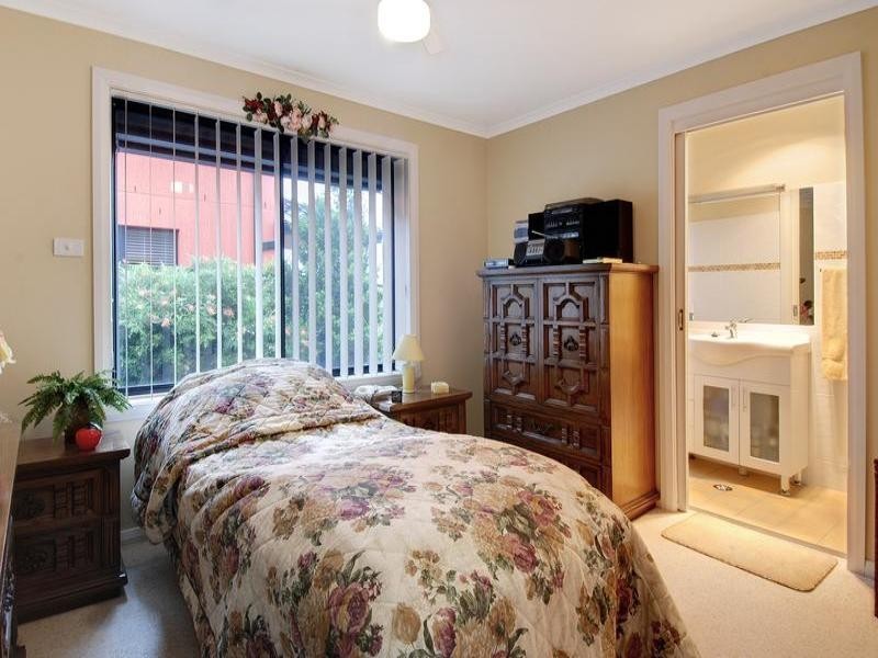 49a Whimbrel Avenue, Lake Heights NSW 2502