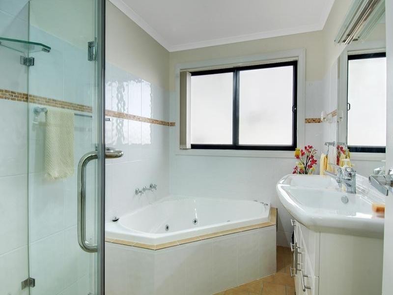 49a Whimbrel Avenue, Lake Heights NSW 2502