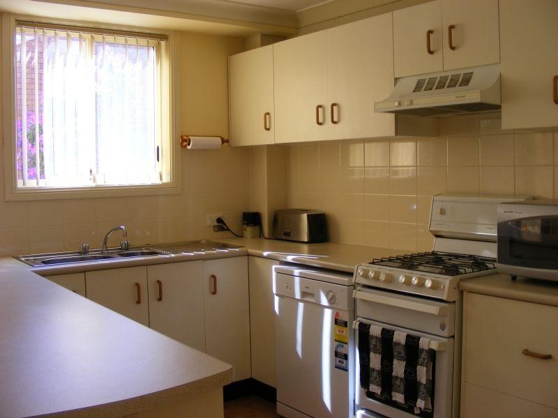 2/17 Hillcrest Street, Wollongong NSW 2500