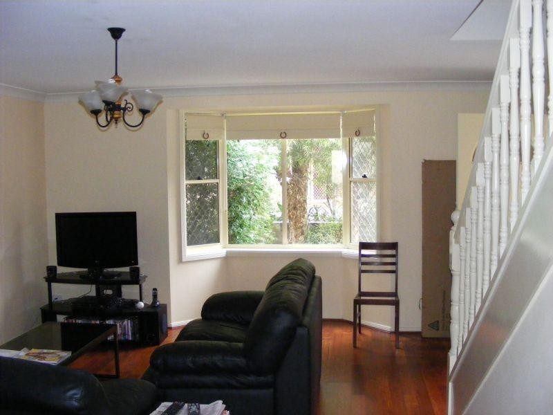 2/17 Hillcrest Street, Wollongong NSW 2500