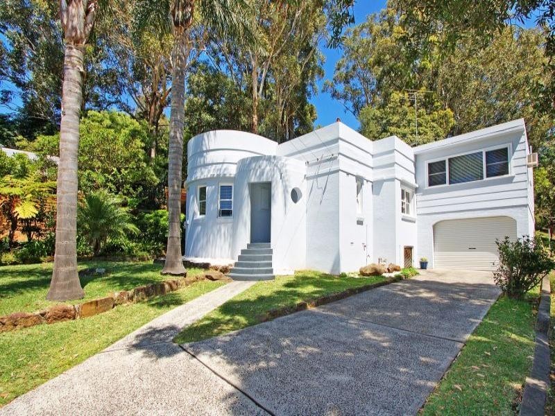 42 Pass Avenue, Thirroul NSW 2515