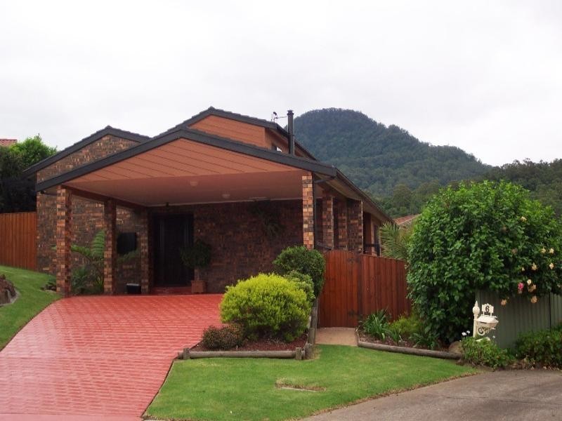 4 Heeterra Place, Cordeaux Heights NSW 2526