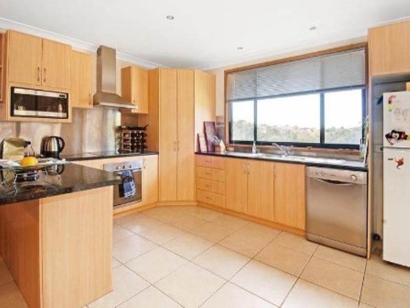 5 Ashley Avenue, Farmborough Heights NSW 2526