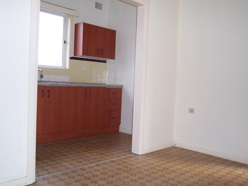 42 Lake Heights Road, Lake Heights NSW 2502