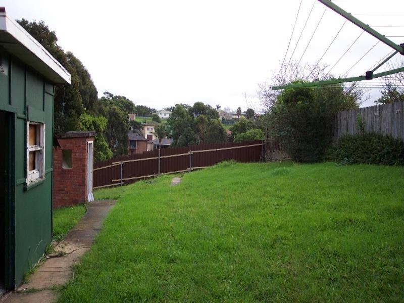 42 Lake Heights Road, Lake Heights NSW 2502