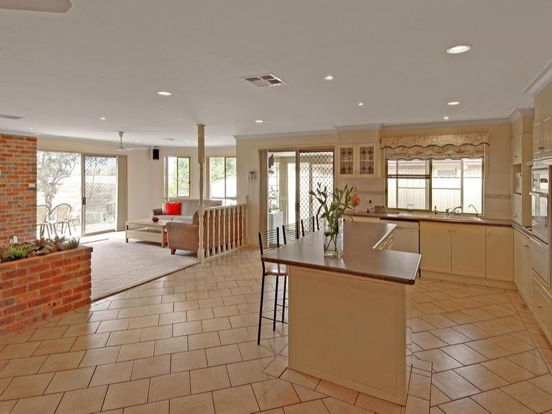 12 Shearwater Boulevard, Albion Park Rail NSW 2527