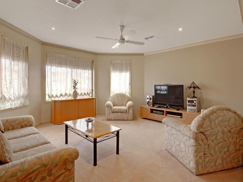 12 Shearwater Boulevard, Albion Park Rail NSW 2527