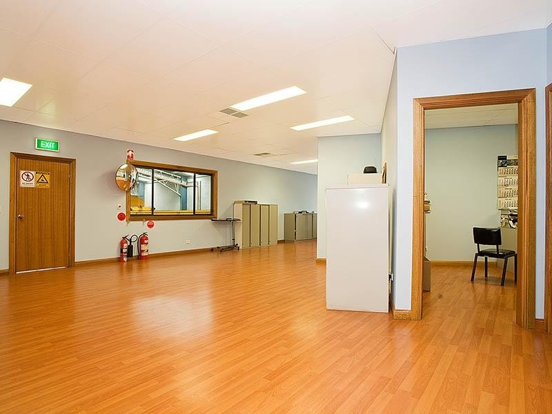 1 & 2/244 Nolan Street, Unanderra NSW 2526