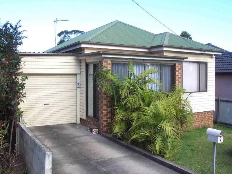 7 Grasmere Street, Mount Saint Thomas NSW 2500