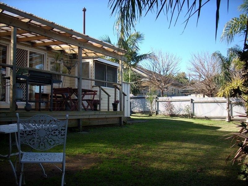 7 Grasmere Street, Mount Saint Thomas NSW 2500