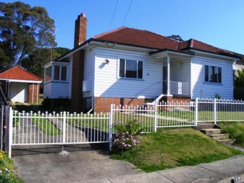 13 Heaslip Street, Coniston NSW 2500