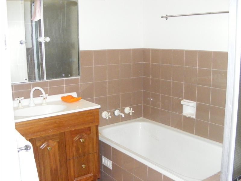 2 Eirene Avenue, Mangerton NSW 2500