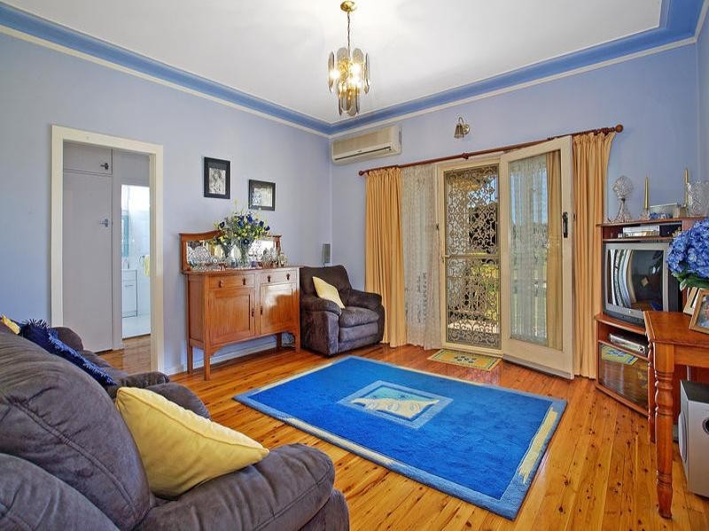 7 Guest Avenue, Fairy Meadow NSW 2519