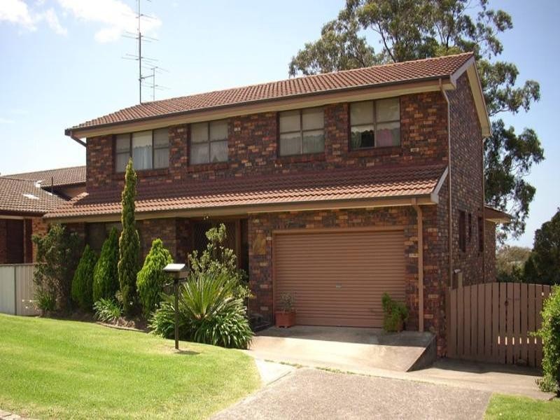 9 Coachwood Drive, Unanderra NSW 2526