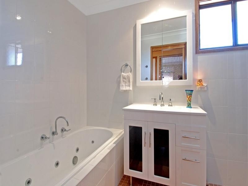 9 Coachwood Drive, Unanderra NSW 2526