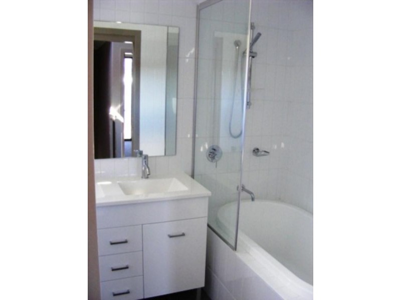 2/34 Lake Parade, East Corrimal NSW 2518