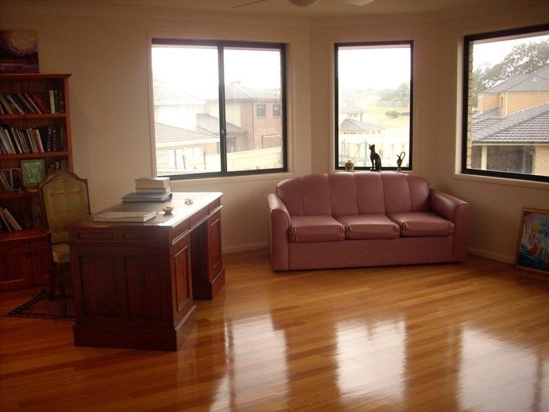 115 Shearwater Drive, Lake Heights NSW 2502