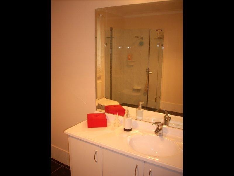 115 Shearwater Drive, Lake Heights NSW 2502