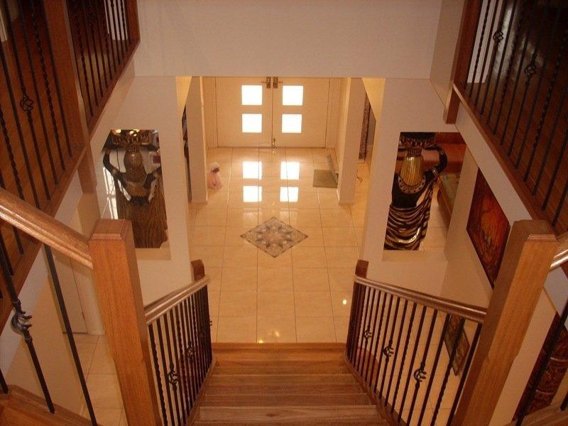 115 Shearwater Drive, Lake Heights NSW 2502